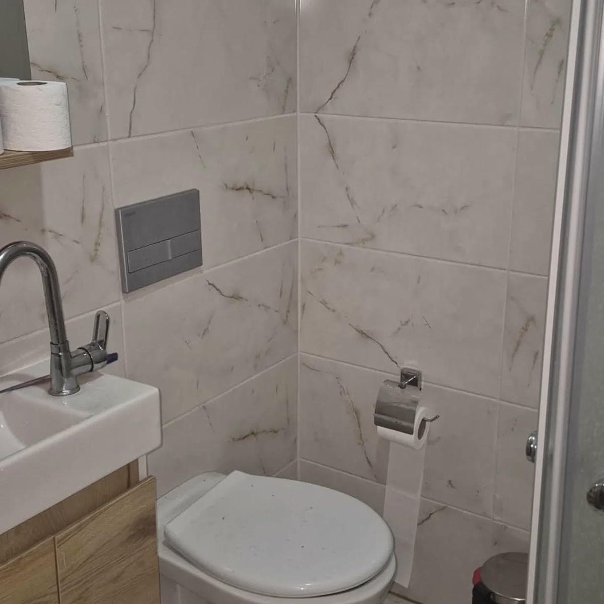 Bornova Balkon Gideri Temizleme